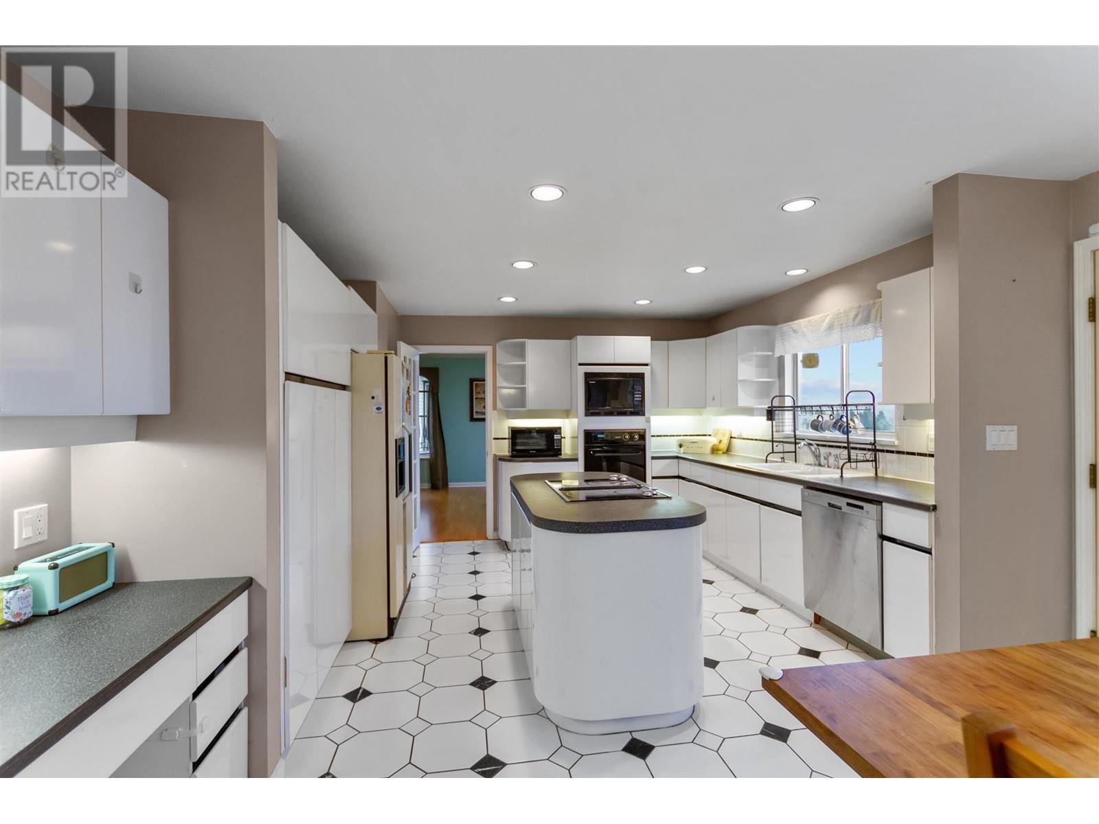 2976 Christina Place Property Photo 12