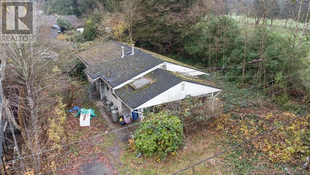 20777 Lorne Avenue Property Photo 6