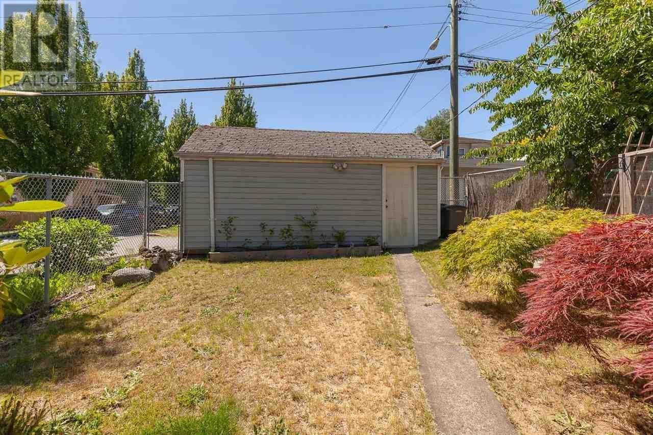 1389 E 39th Avenue Property Photo 18
