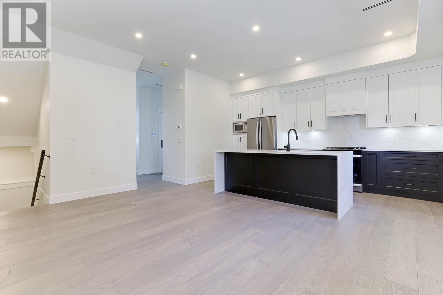 102 235 Lebleu Street Property Photo 4