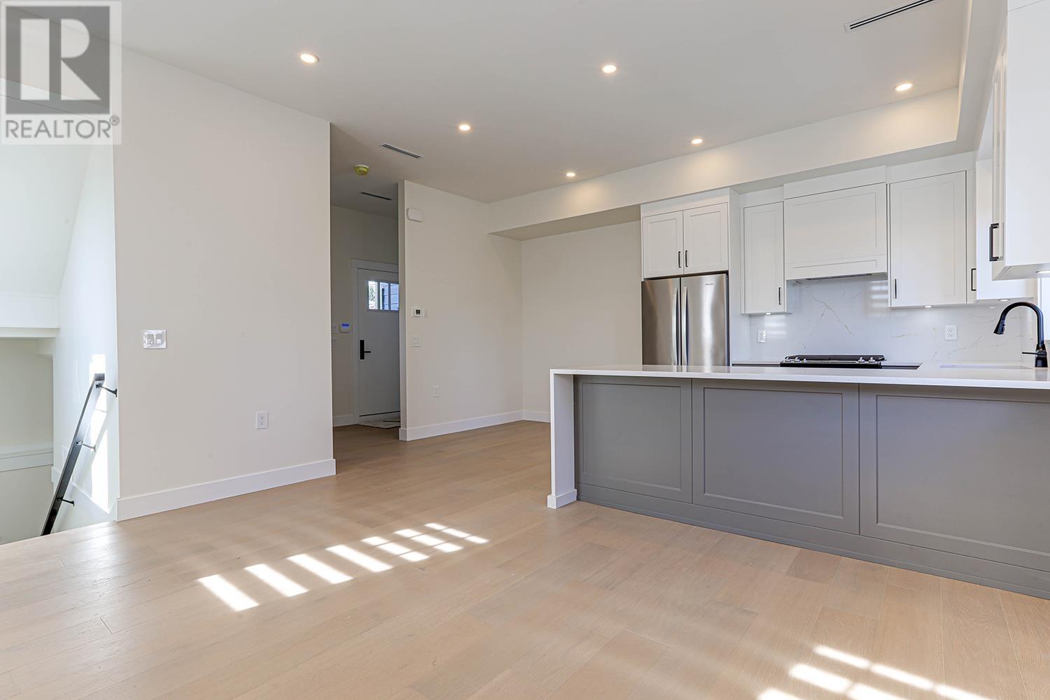 101 235 Lebleu Street Property Photo 4