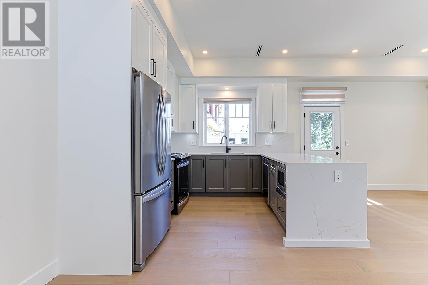 101 235 Lebleu Street Property Photo 8