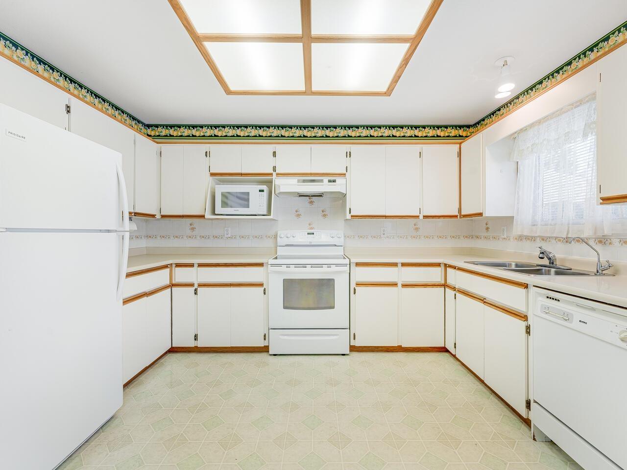 125 10172 141 Street Property Photo 4