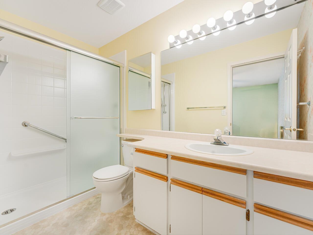 125 10172 141 Street Property Photo 9