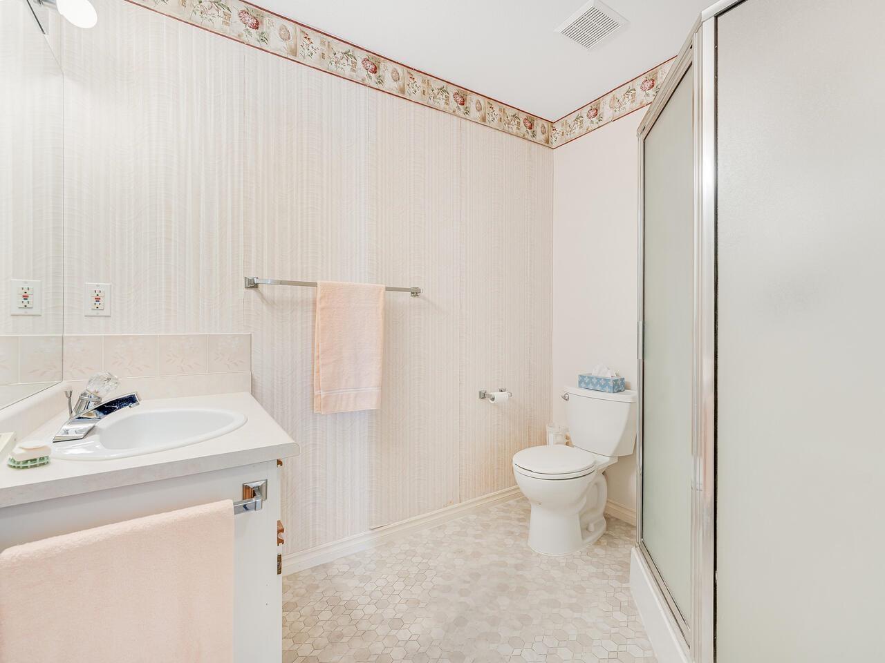 125 10172 141 Street Property Photo 11