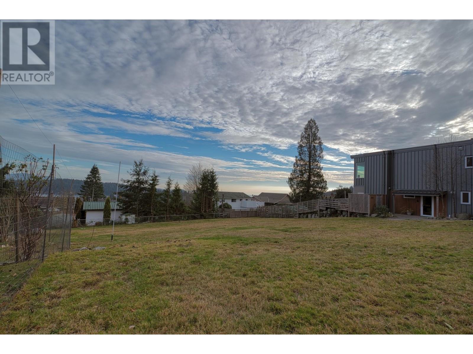 554 Wildwood Crescent Property Photo 17