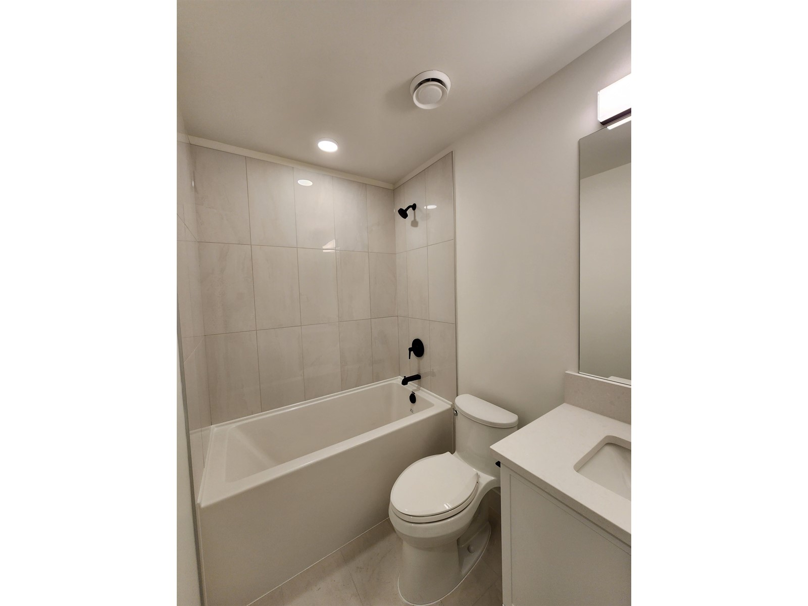 518 3480 146a Street Property Photo 10