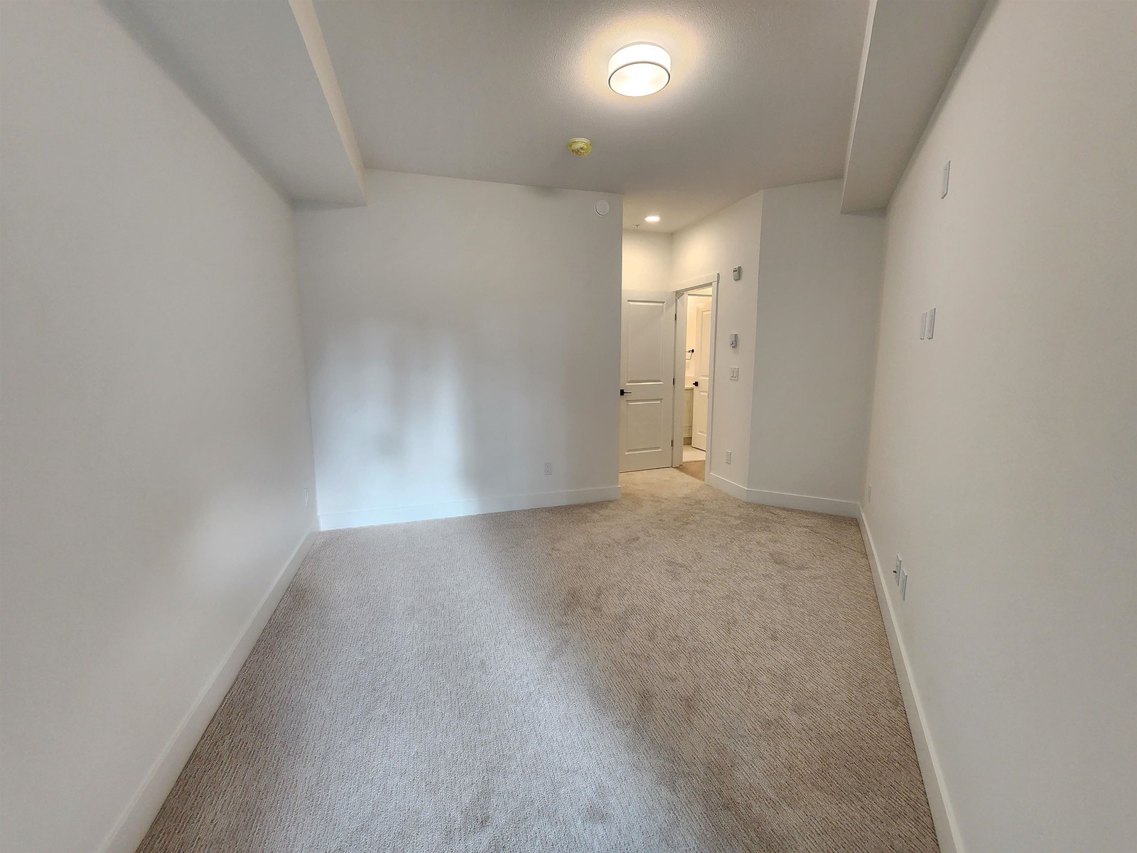 518 3480 146a Street Property Photo 15