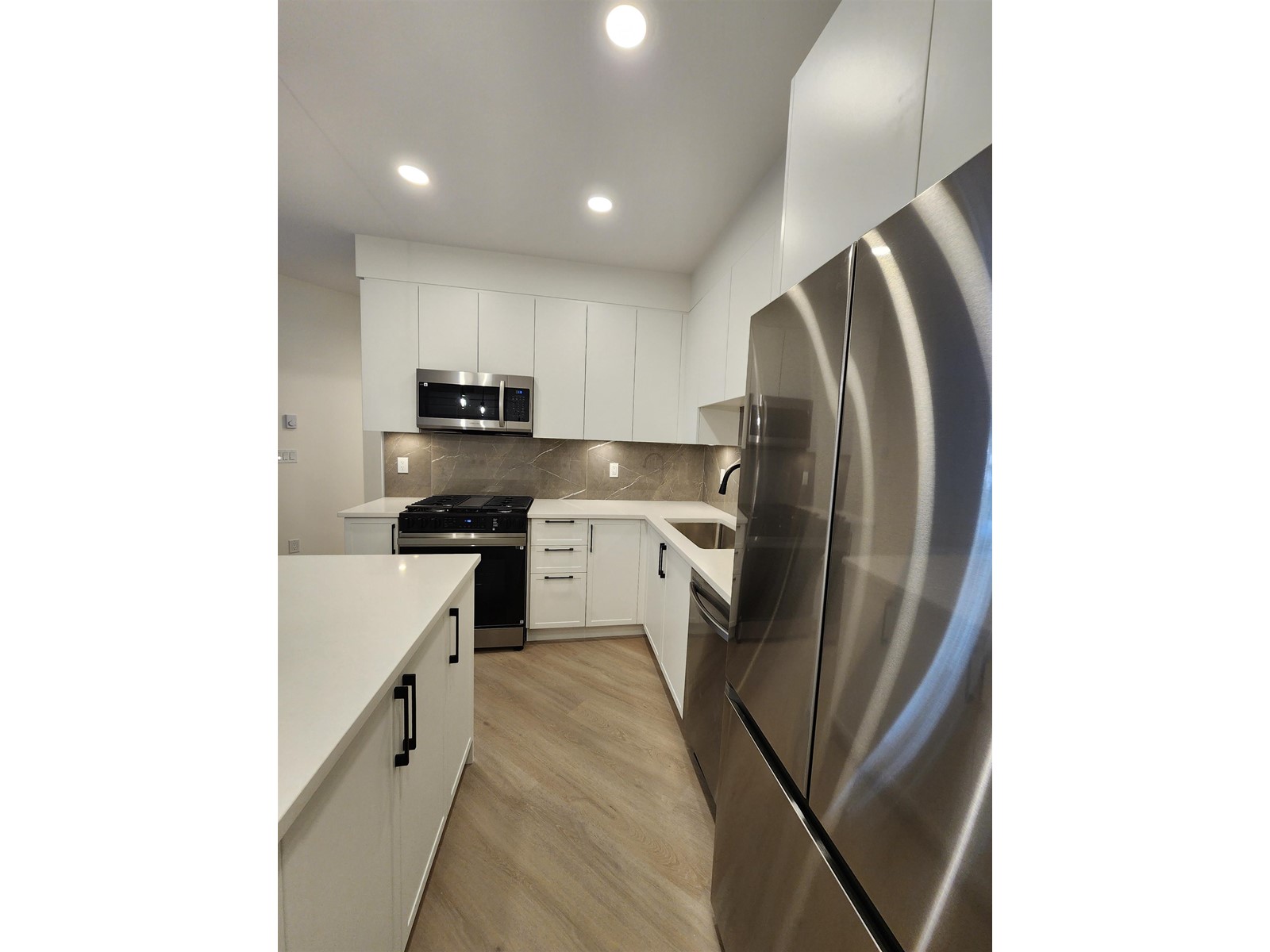 518 3480 146a Street Property Photo 17