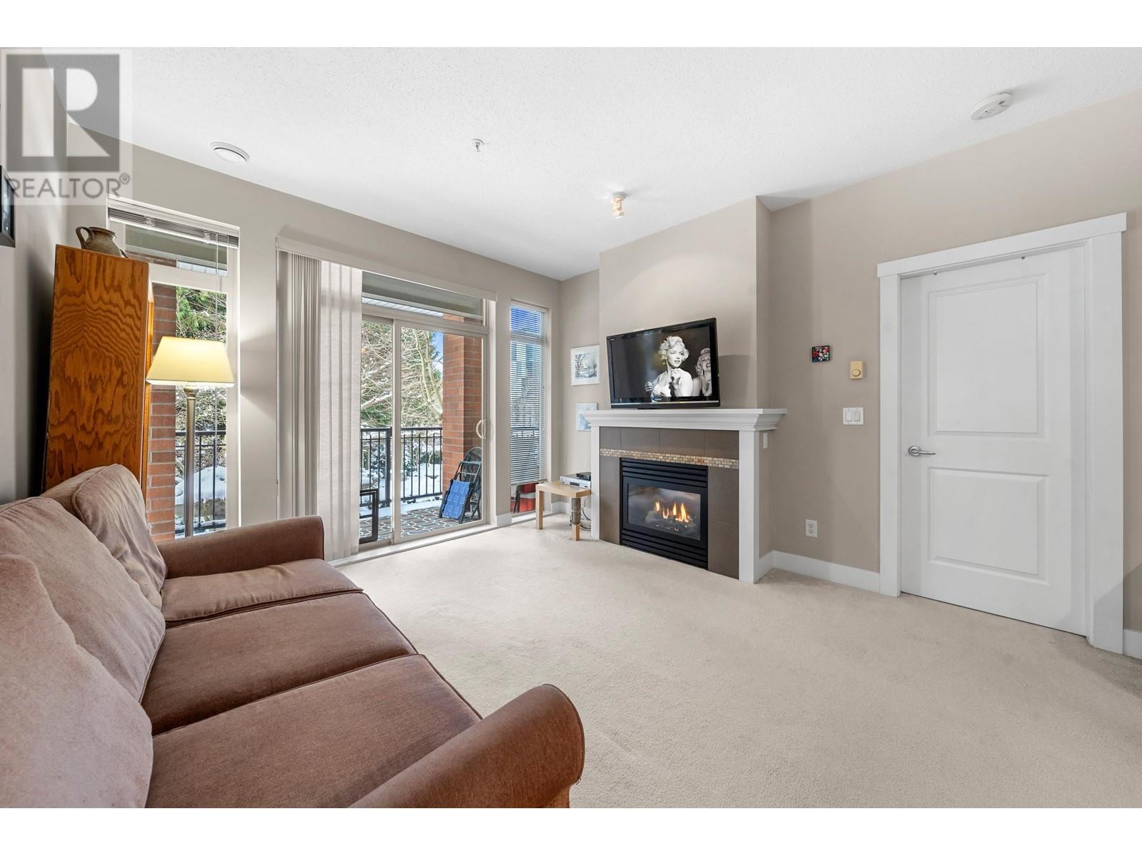 215 2250 Wesbrook Mall Property Photo 3