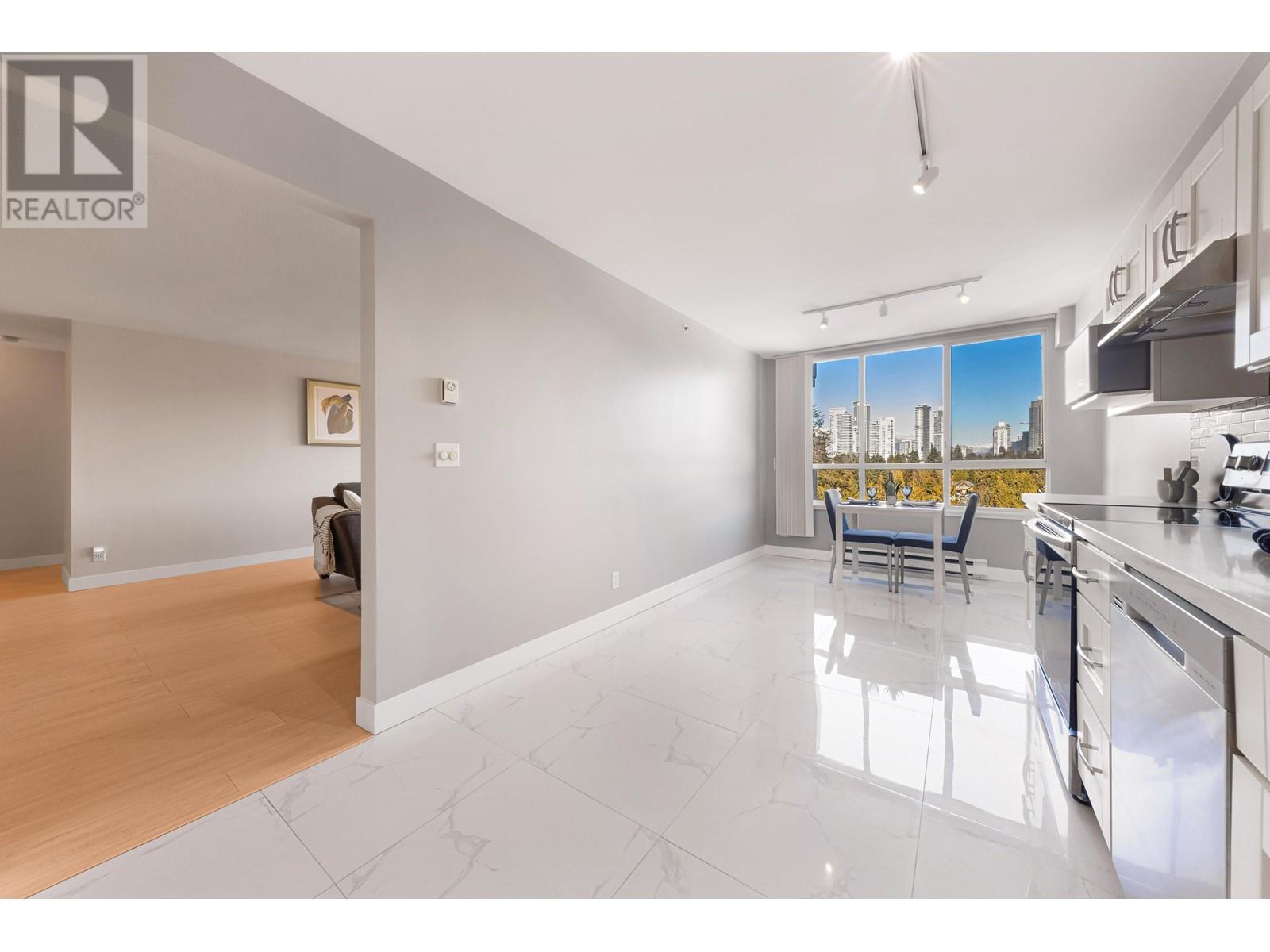 1703 551 Austin Avenue Property Photo 3