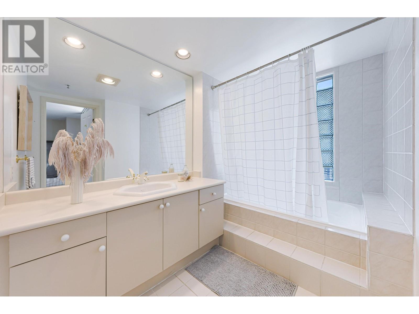 1703 551 Austin Avenue Property Photo 9