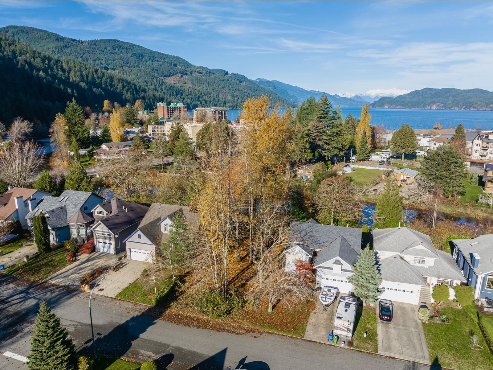 225 Miami River Drive, Harrison Hot Springs Property Photo 10