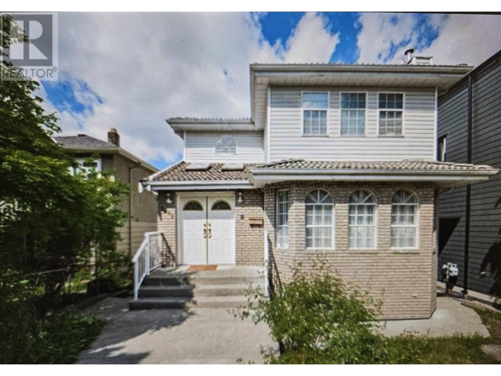 5009 ST. CATHERINES STREET Property Photo 1