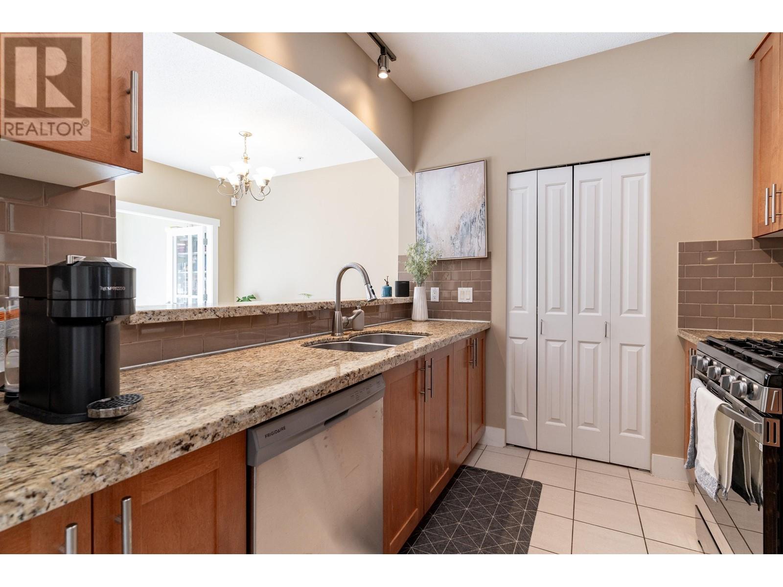 301 4885 Valley Drive Property Photo 6