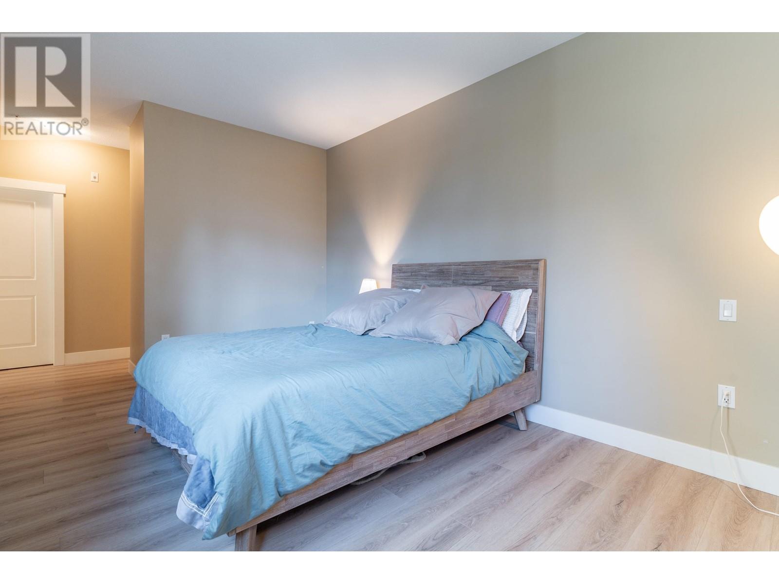 301 4885 Valley Drive Property Photo 22