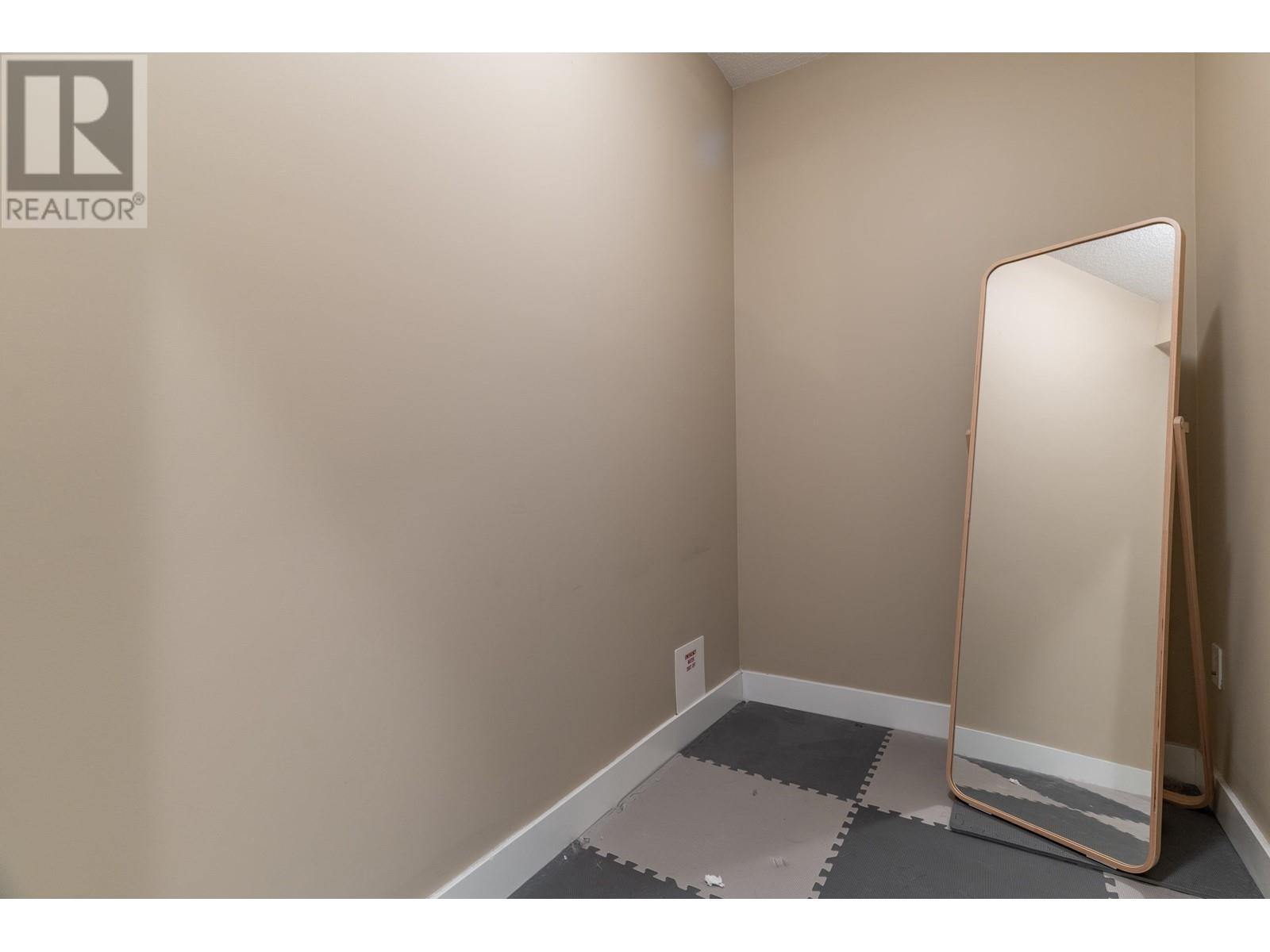 301 4885 Valley Drive Property Photo 26