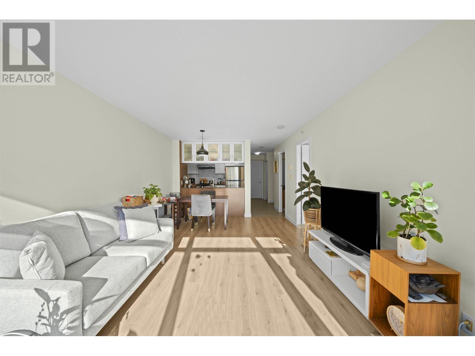 1205 6351 Buswell Street Property Photo 4