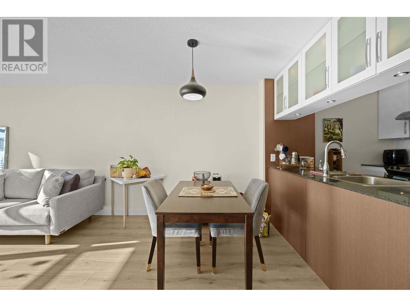 1205 6351 Buswell Street Property Photo 7