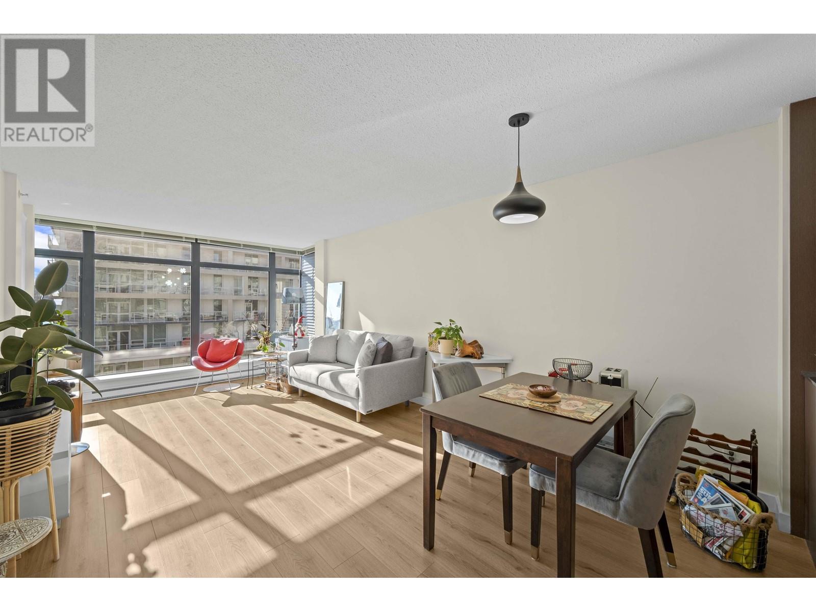 1205 6351 Buswell Street Property Photo 8