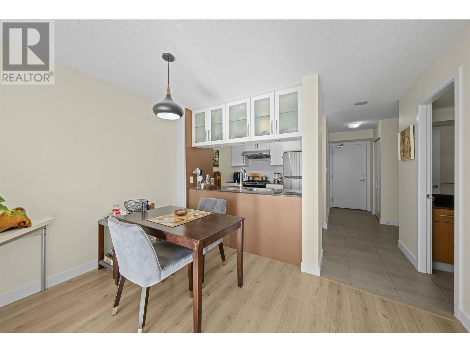1205 6351 Buswell Street Property Photo 9