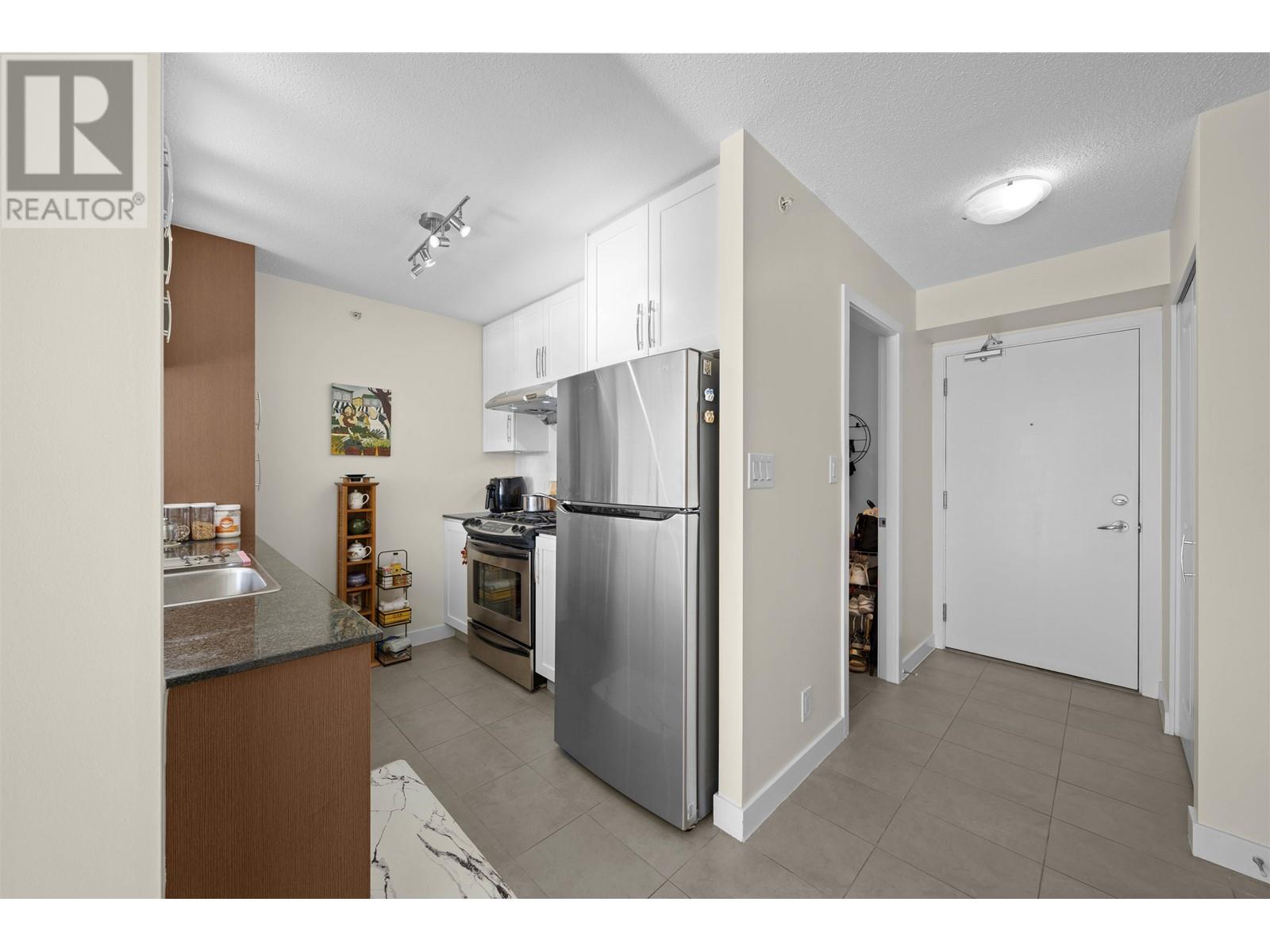 1205 6351 Buswell Street Property Photo 10