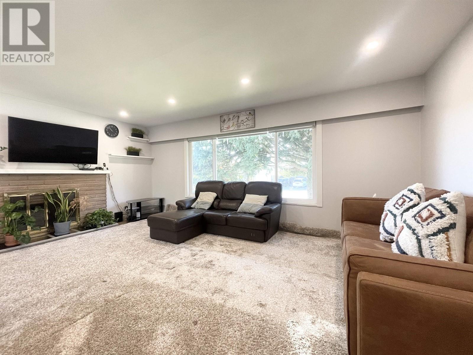 1621 Como Lake Avenue Property Photo 4