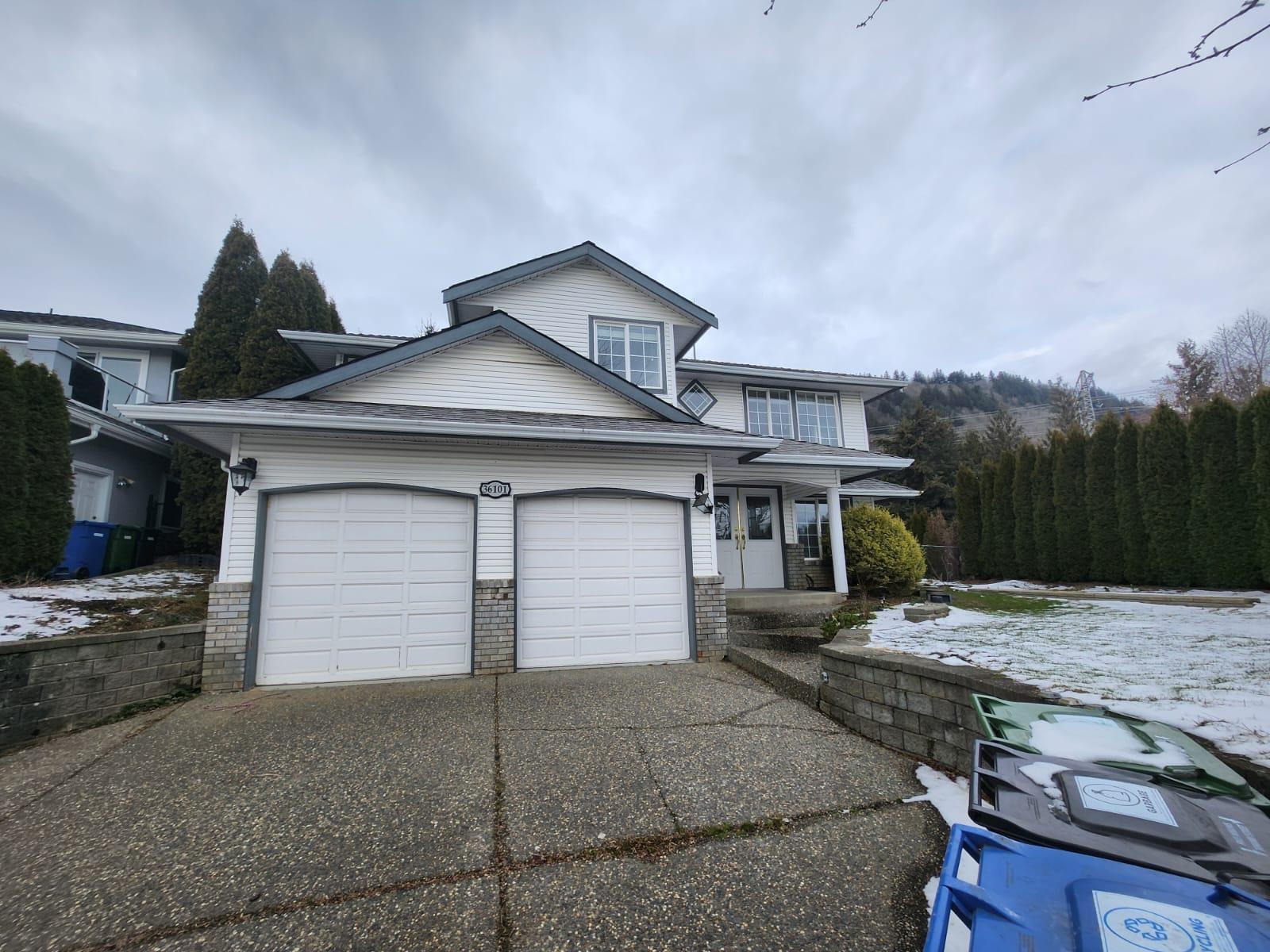 36101 Regal Parkway Property Photo 2