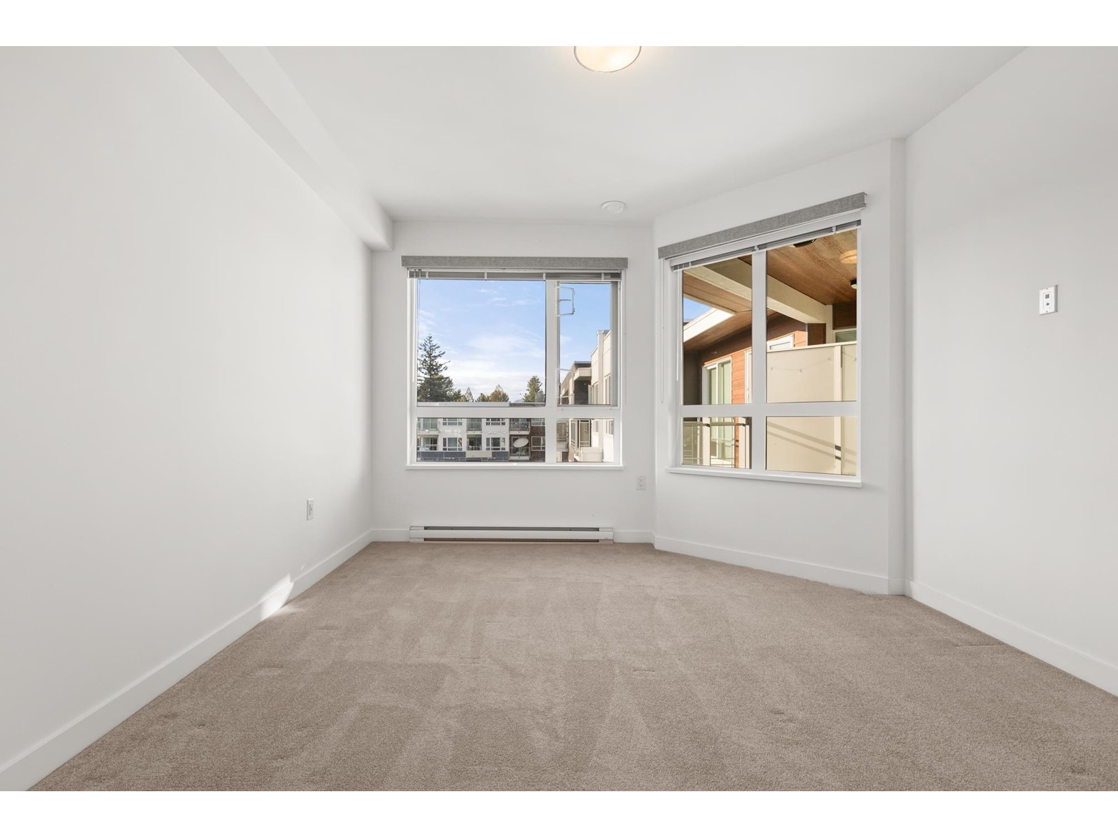 606 10581 140th Street Property Photo 21