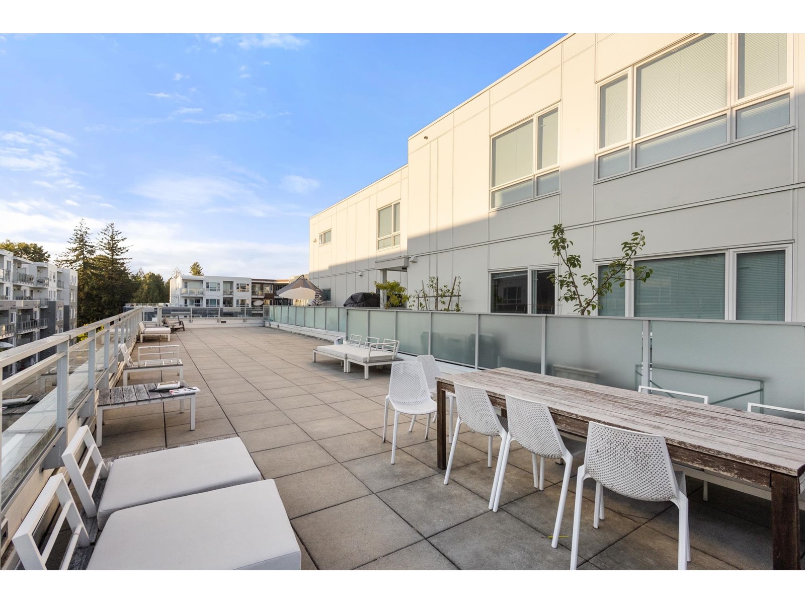 606 10581 140th Street Property Photo 36
