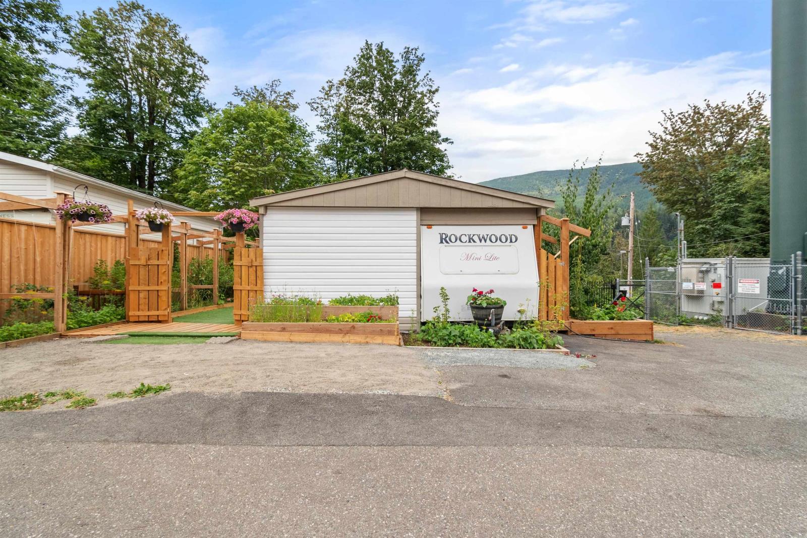 158 1436 Frost Road, Columbia Valley Property Photo 3
