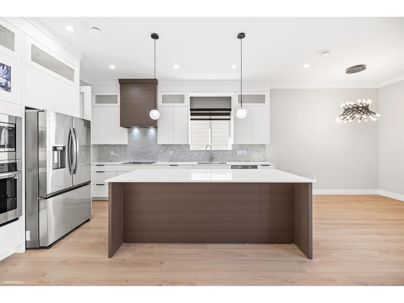 16725 15a Avenue Property Photo 7