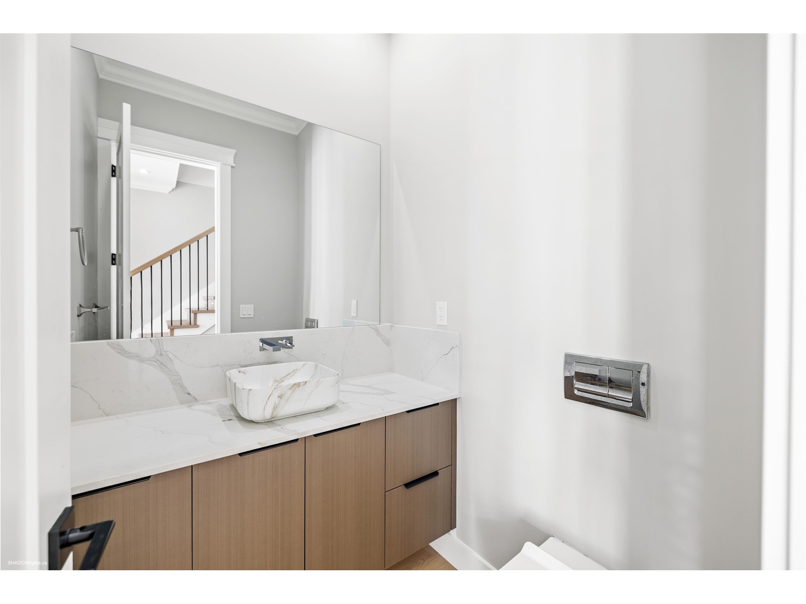 16725 15a Avenue Property Photo 12