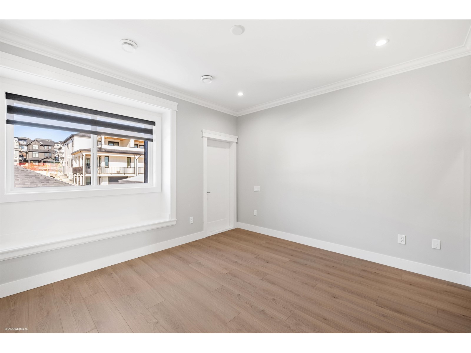 16725 15a Avenue Property Photo 14