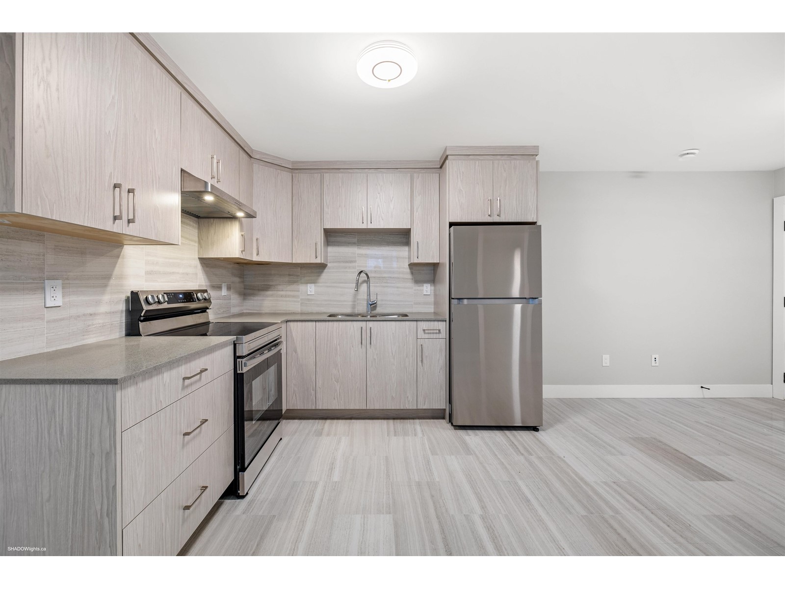 16725 15a Avenue Property Photo 23