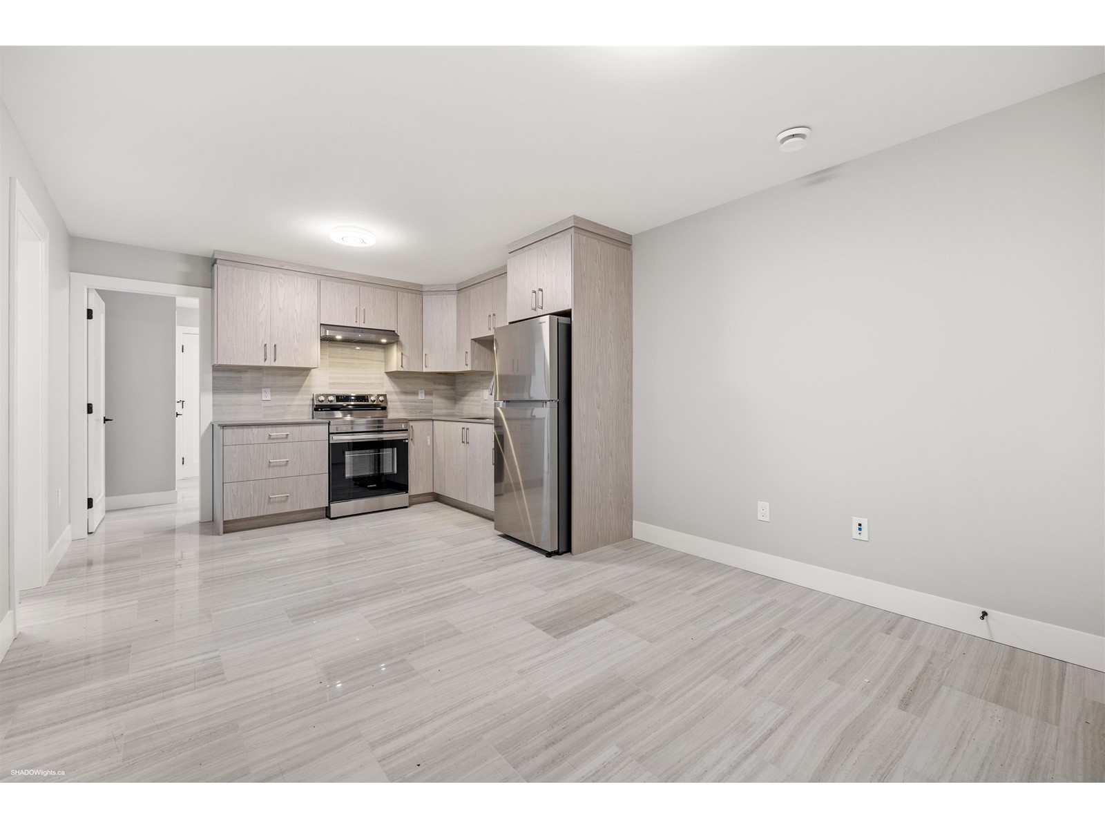 16725 15a Avenue Property Photo 24