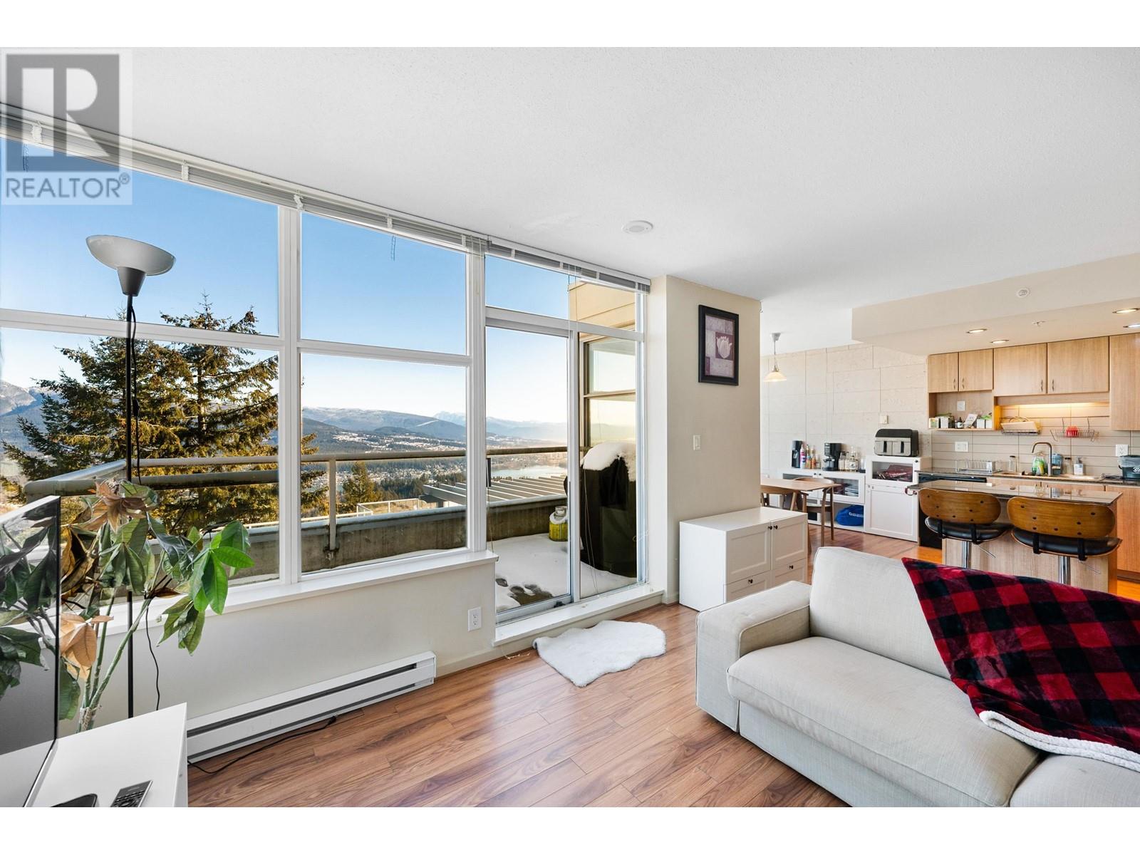 903 9262 University Crescent Property Photo 4