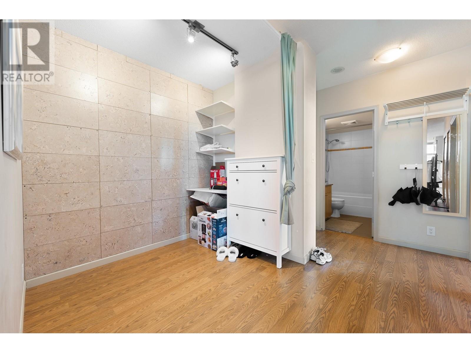 903 9262 University Crescent Property Photo 22