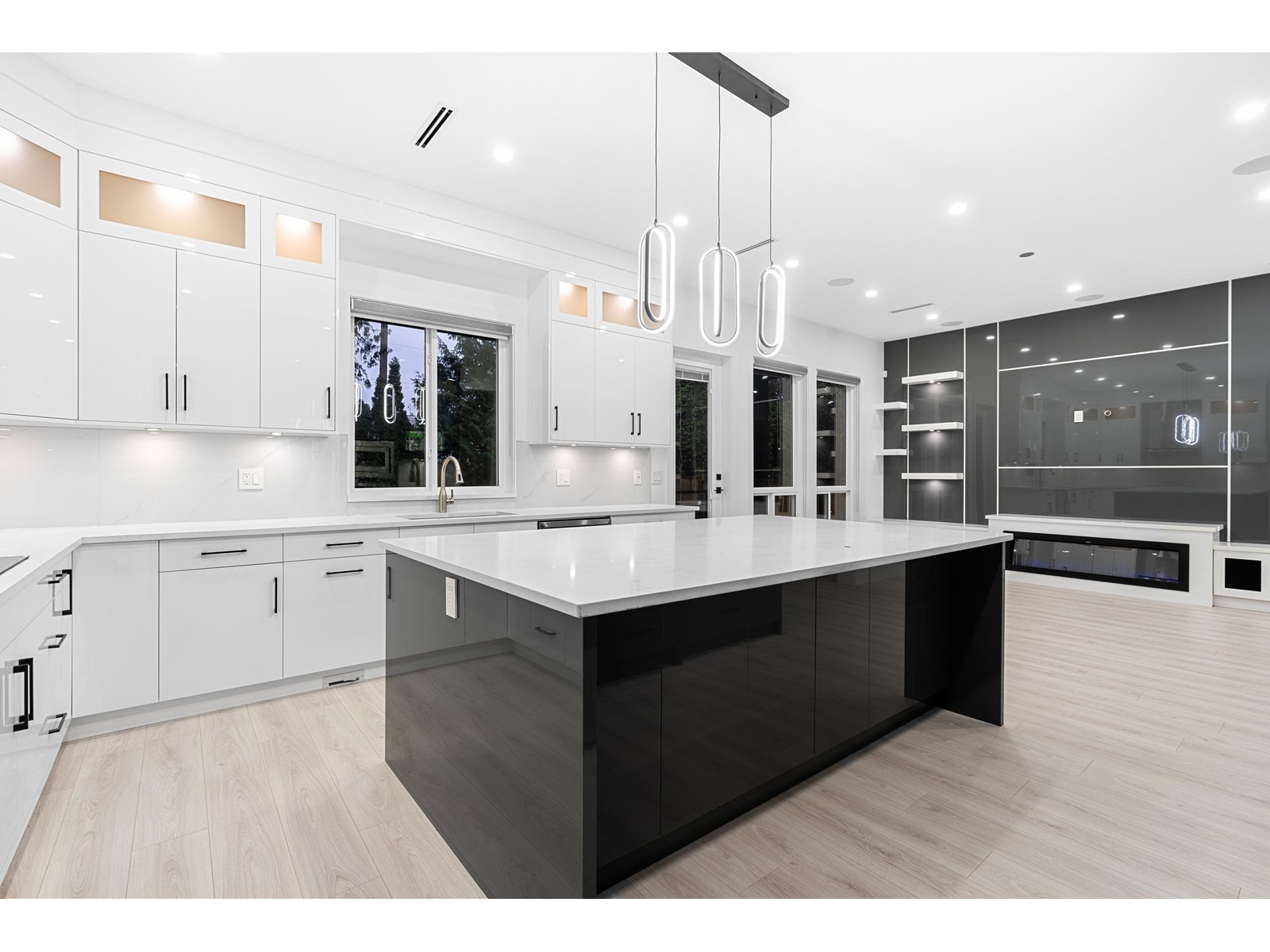 9336 119a Street Property Photo 13