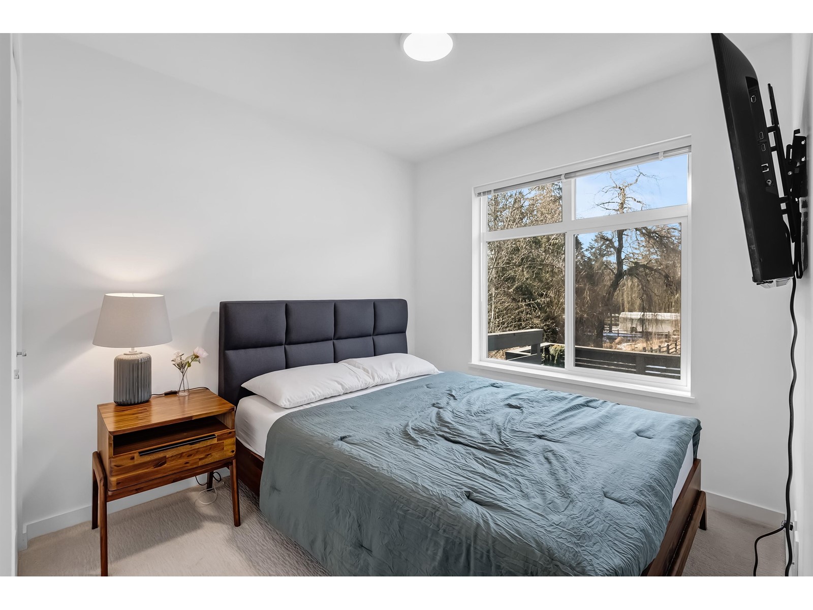 129 15235 Sitka Drive Property Photo 14