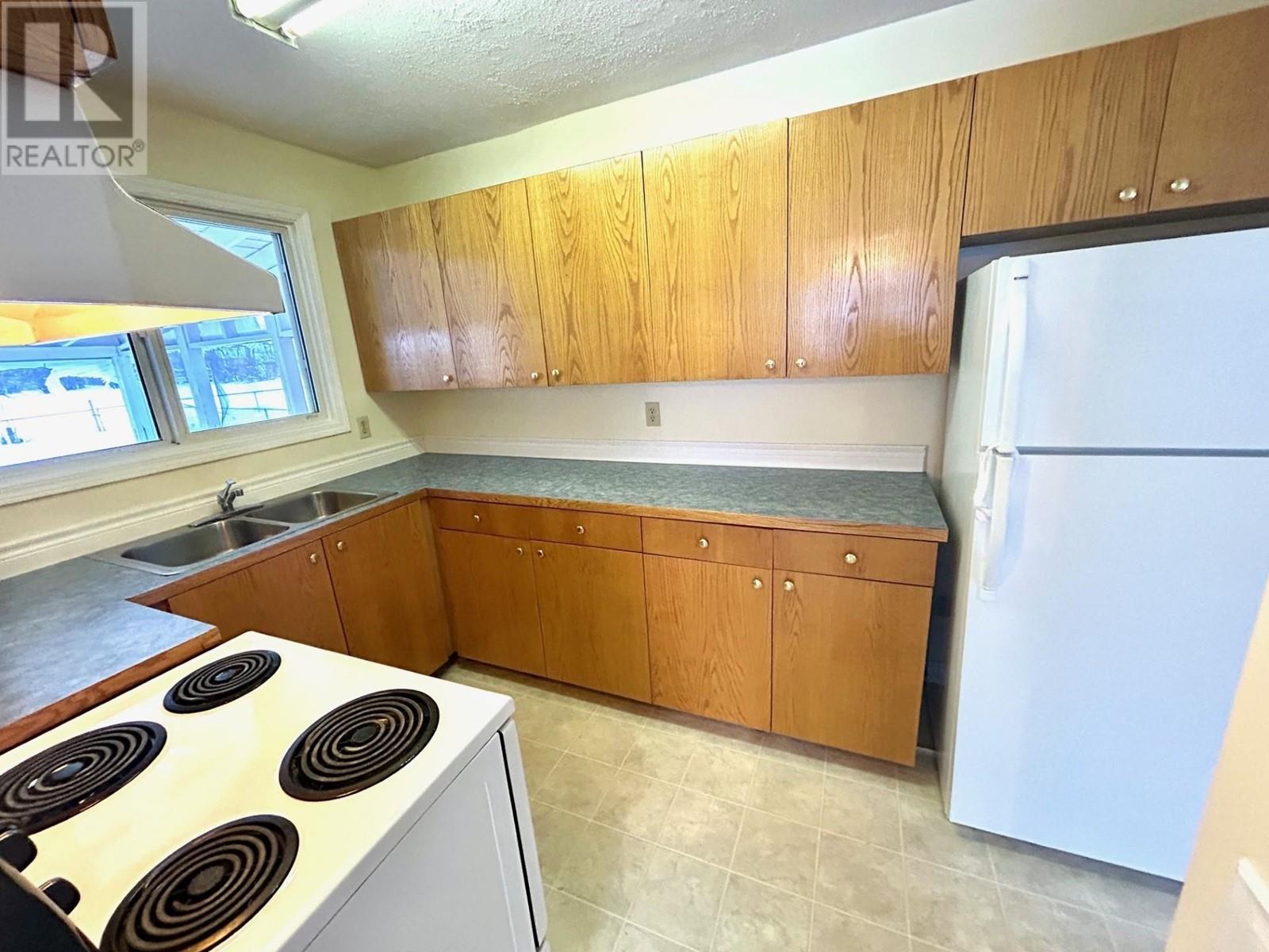 5235 Cottonwood Road Property Photo 4
