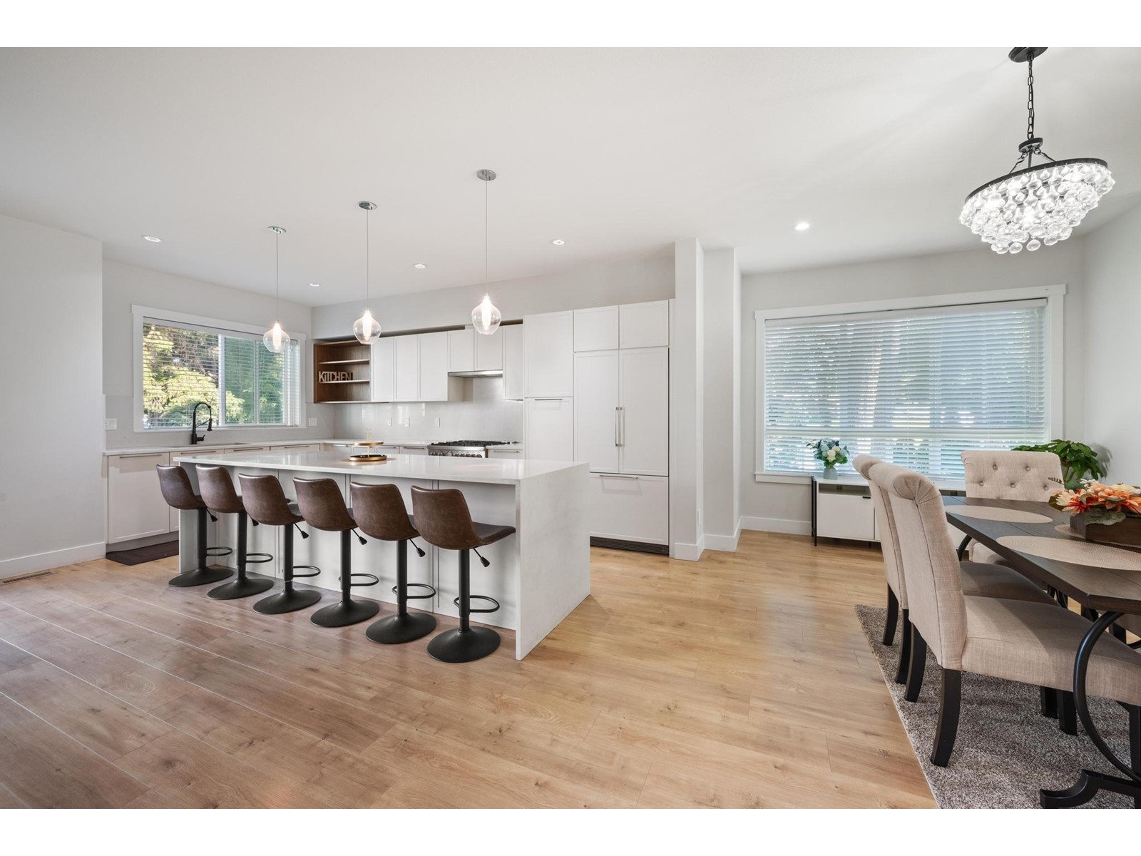 8 2828 156 Street Property Photo 7