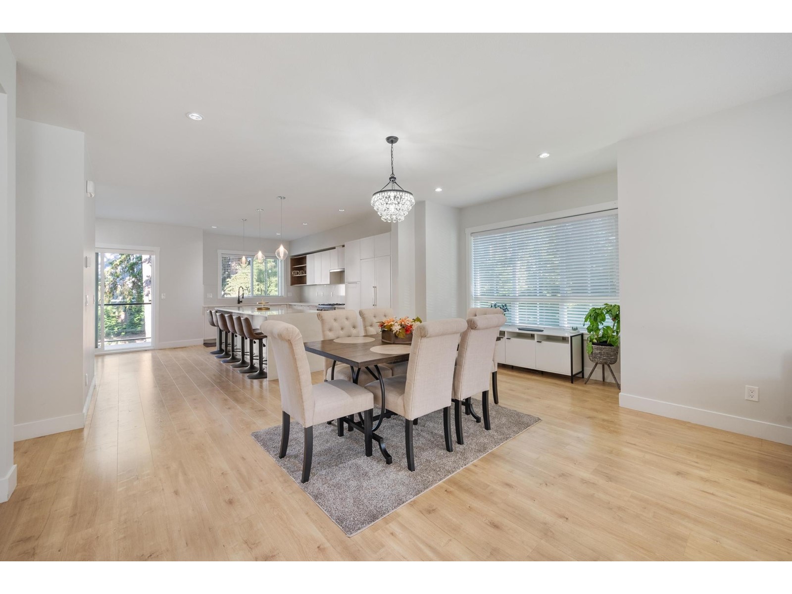 8 2828 156 Street Property Photo 9