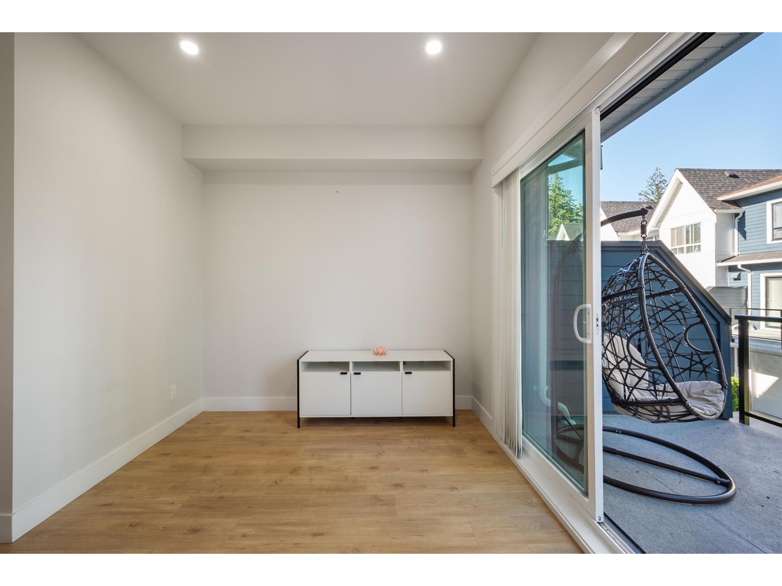 8 2828 156 Street Property Photo 11