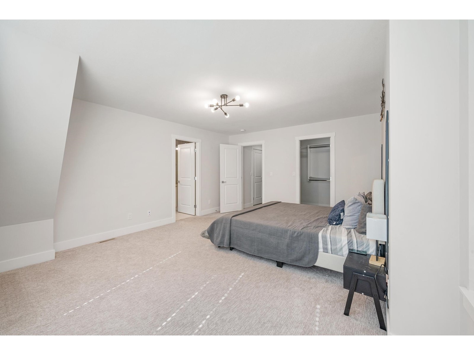 8 2828 156 Street Property Photo 15
