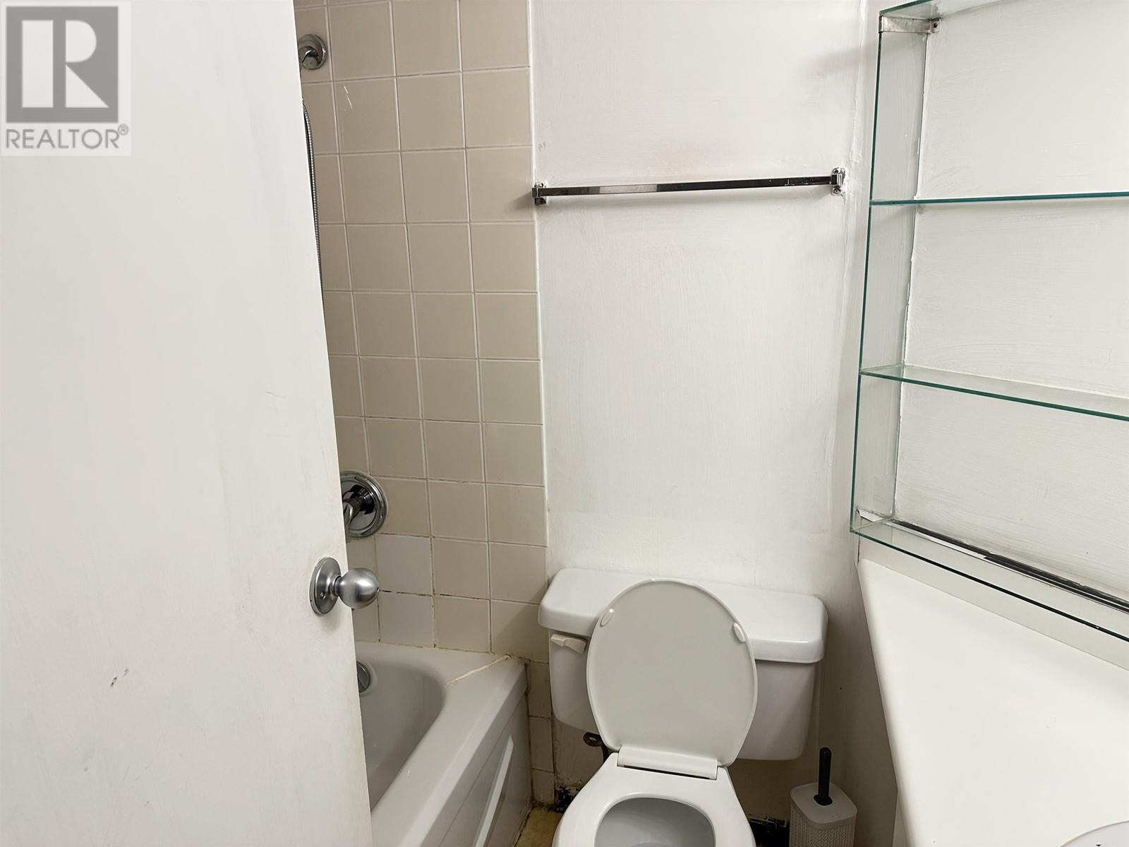 216 8460 Ackroyd Road Property Photo 20