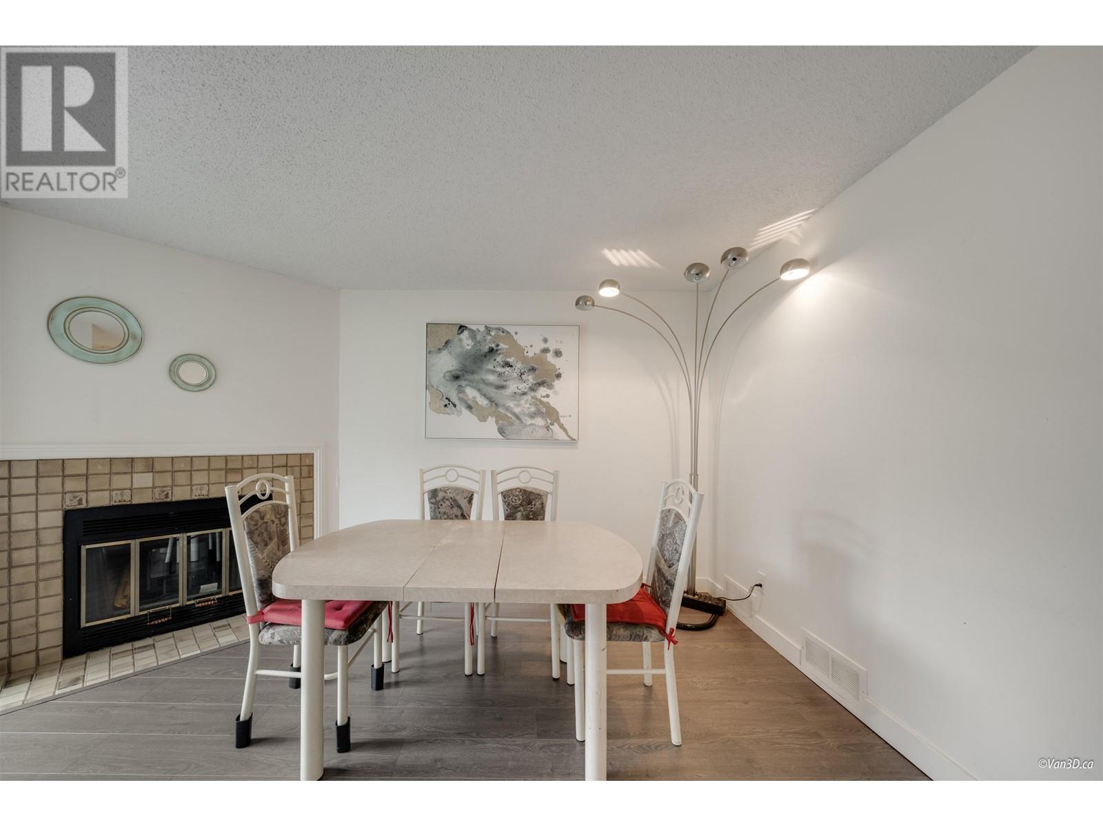 6220 Lynas Lane Property Photo 14