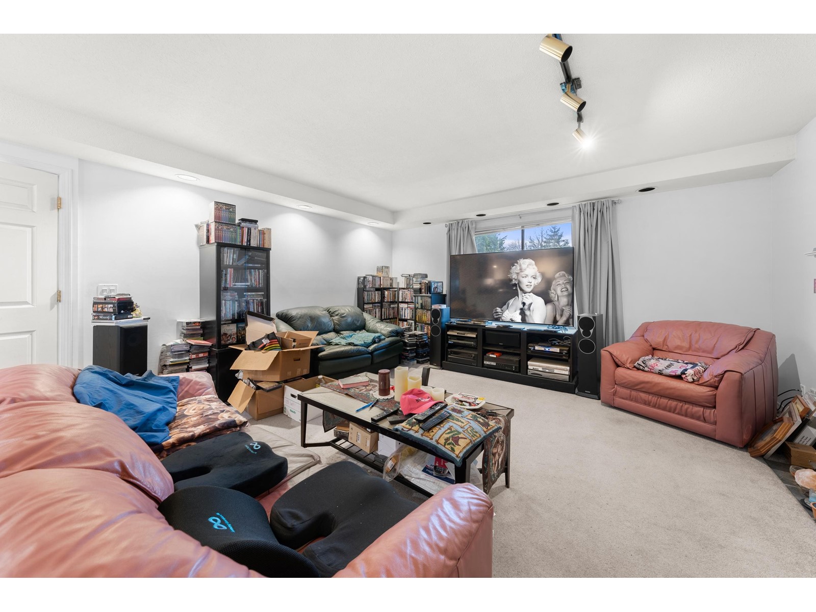 9762 149 Street Property Photo 4