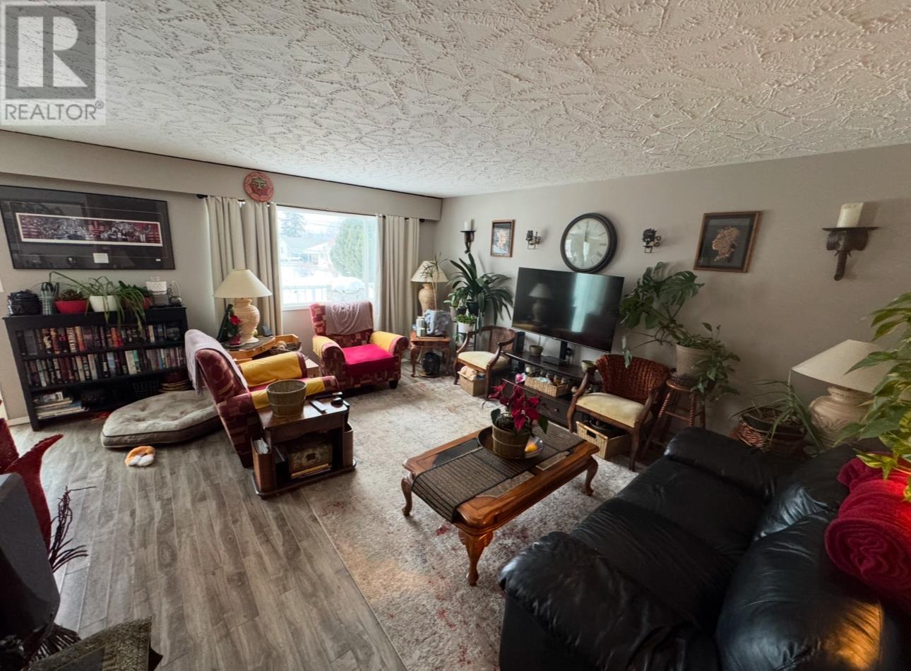 1471 Ford Avenue Property Photo 9