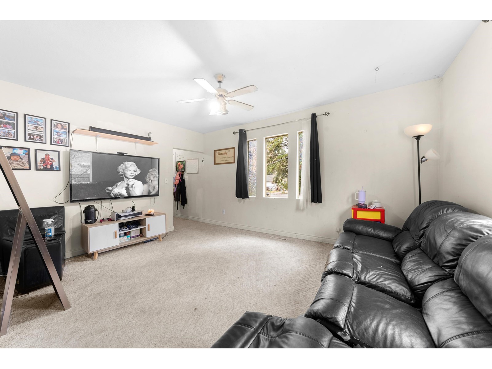 8982 148 Street Property Photo 5